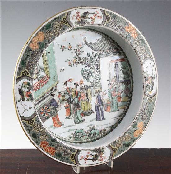 A good Chinese famille verte basin, Kangxi period c.1700, diameter 35cm, depth 7.5cm